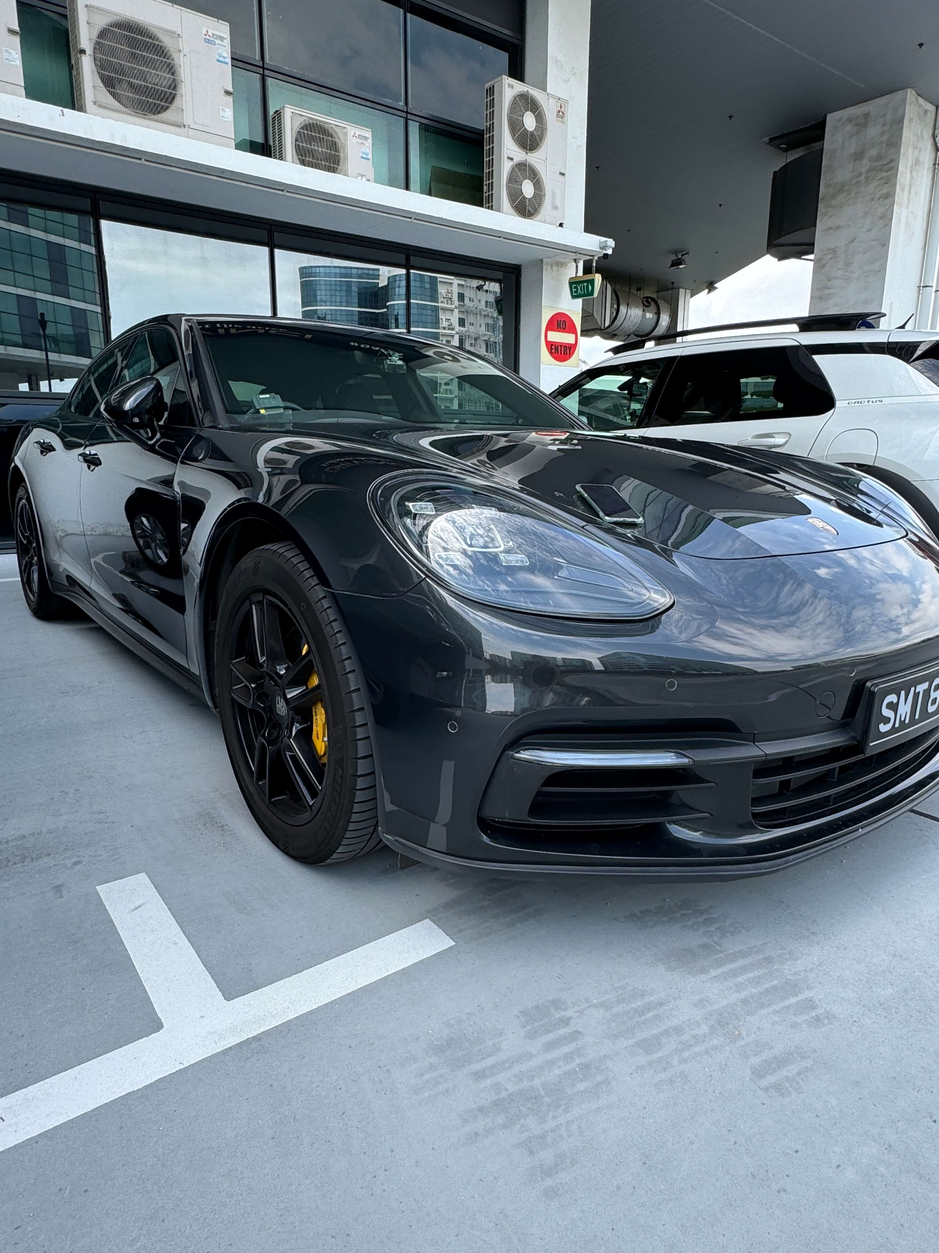 SOLD / 2017 Porsche Panamera G2 3.0A PDK - $208,888